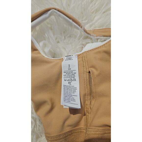 Old Navy Active Powersoft V-Neck Crop Top in White | Size S - Picture 5 of 5